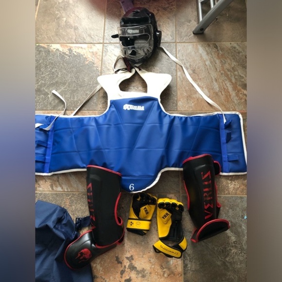 Martial Arts Protective Gear Set for Adults with carrying bag size‎ 6 - Picture 1 of 3